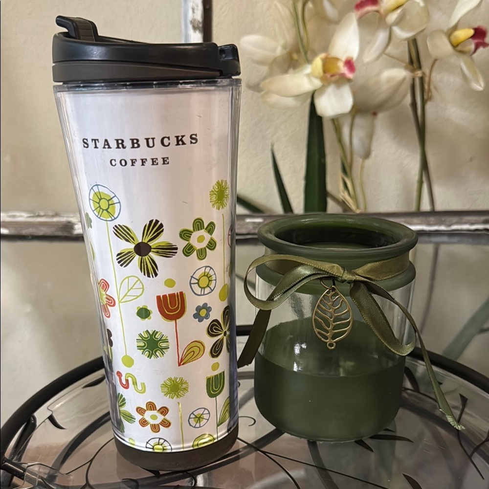 EUC✨Starbucks✨vintage 2008 to go insulated cup with original matching lid.